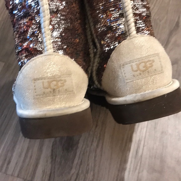 Color changing sequin UGGS - Picture 4 of 5